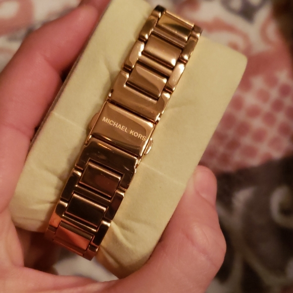 Michael Kors watch - Picture 2 of 2